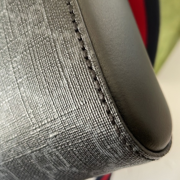 ❌(SOLD)❌NWT-AUTHENTIC UNISEX MESSENGER LEATHER BAG GUCCI, MADE IN ITALY. - Picture 9 of 17